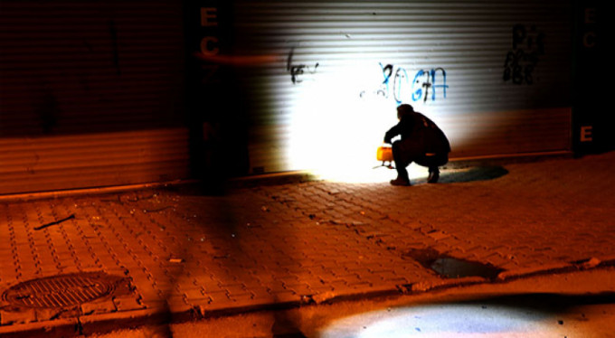 Polis karakolu yakınına bombalı saldırı!