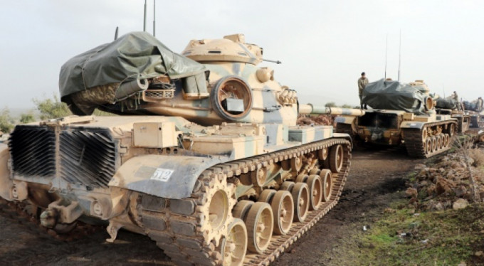 Askerimiz sıkıştırdı! Teröristler etek giyip...