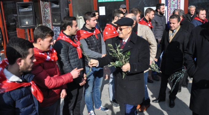 Bursa'da kınalı kuzular zeytin dalıyla uğurlandı