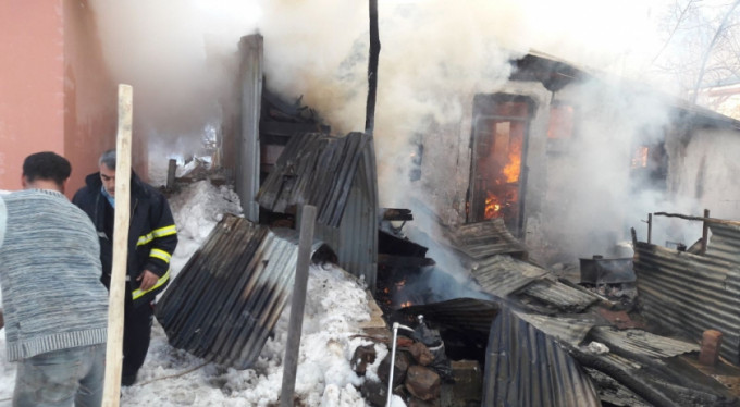 33 hayvan yanarak telef oldu!