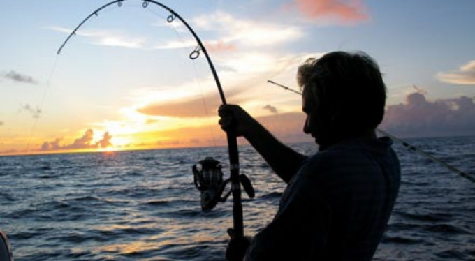 Balık tutayım derken canından oluyordu!