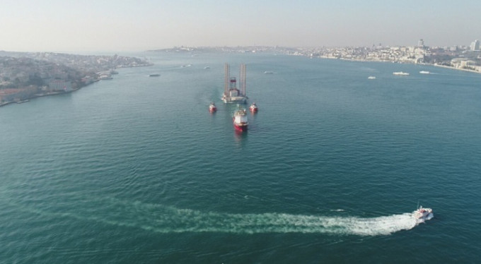 Dev platform boğaza takıldı!