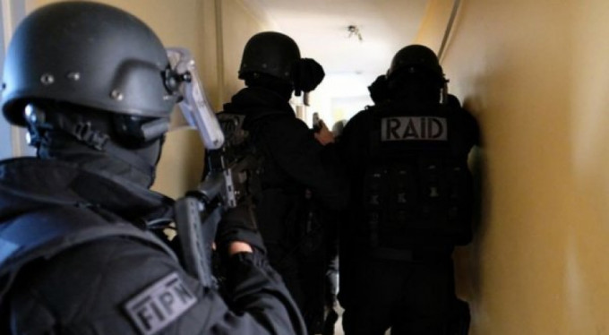 Fransa'da silahlı çatışma!