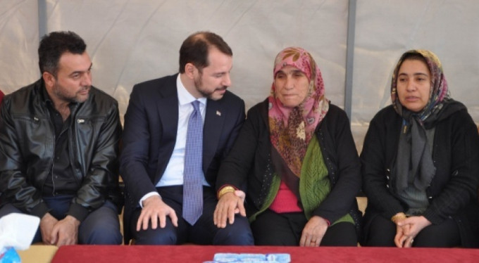 Cumhurbaşkanı Erdoğan şehit eşi ile görüştü