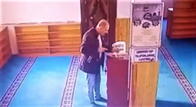 Camide hırsızlık!