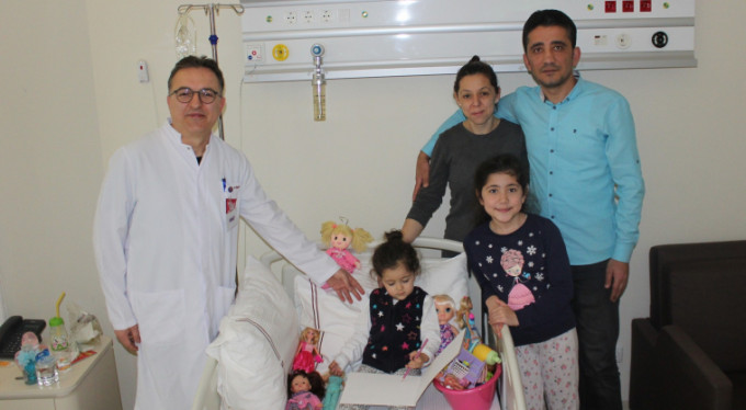 Bursa'nın en küçük böbrek taşı hastası Duru