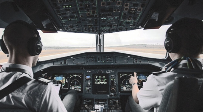 Gökyüzünde kalp rotası çizdi!