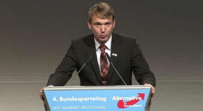 Alman ırkçı parti üyesinden Türkleri aşağılayan sözler!