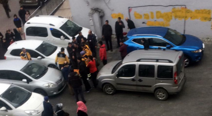 Sokak ortasında doktoru bıçakladılar!