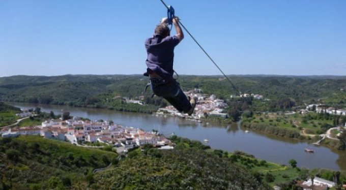 Halatla ülke değiştiriyorlar!