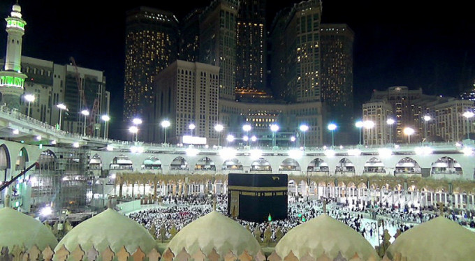 Kabe'ye gökdelen kuşatması!