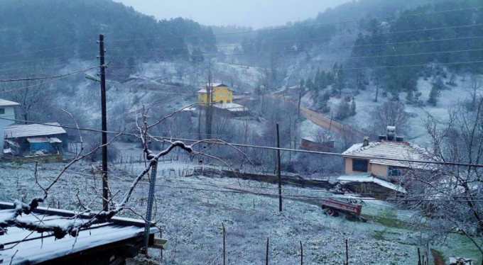 Bursa'nın yüksek kesimlerinde kar sevinci