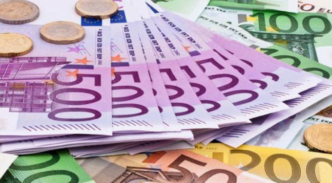 Asgari ücretle çalışıyor ama hesabından 1 milyon Euro çıktı!