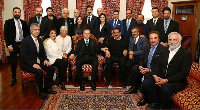 Cumhurbaşkanı ünlüleri kabul etti!