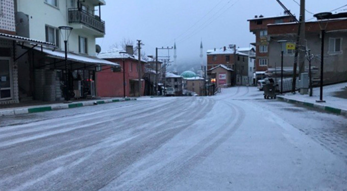 Bursa'nın o ilçesi beyaza büründü!