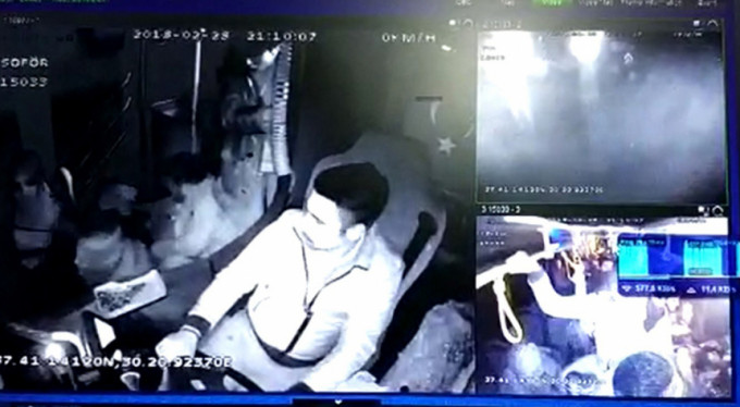 Otobüs kazasındaki panik kamerada!