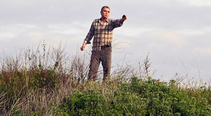 İntihardan vazgeçip polisten kaçtı!