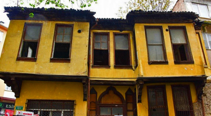 Bursa'da tarih&icirc; binalar yeniden hayat buluyor