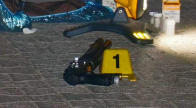 Doldur boşalt yaparken kendini vurdu!