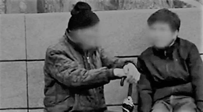 İğrenç olay! 70'lik dede lise öğrencisini taciz ederken yakalandı!