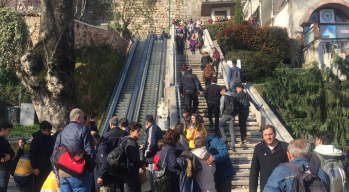 Bursa'da yürüyen merdiven arızalandı! 8 yaralı