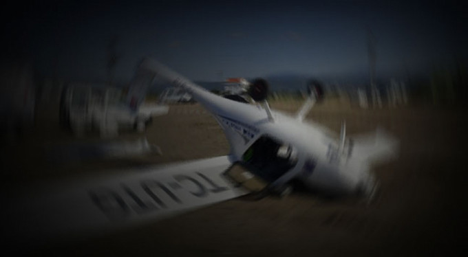 Tek motorlu uçak evin üzerine düştü: 10 ölü
