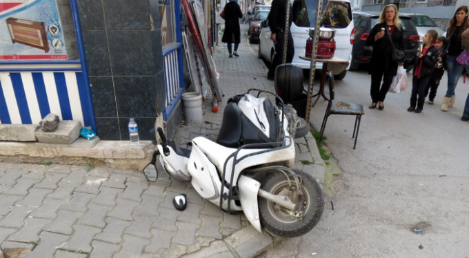 Pizza götürürken otomobil çarptı!