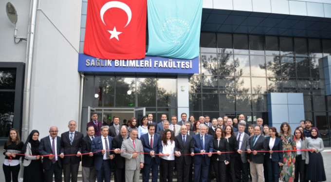 Başbakan Yardımcısı Şimşek, Sağlık Bilimleri Fakültesi'nin açılışını yaptı