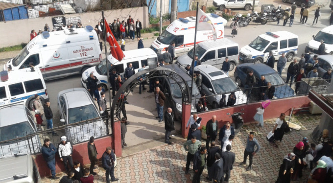 Bursa'da düğünde kız kavgası! 3 yaralı