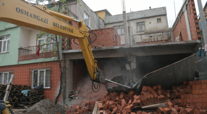 Bursa'da kaçak inşaata müdahale