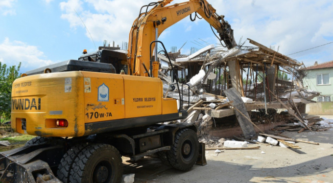 Bursa'da kaçak yapıya geçit yok