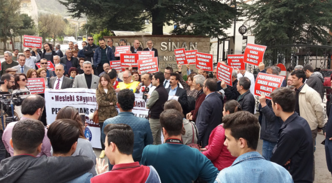 Bursa'da öğretmenlerden eylem