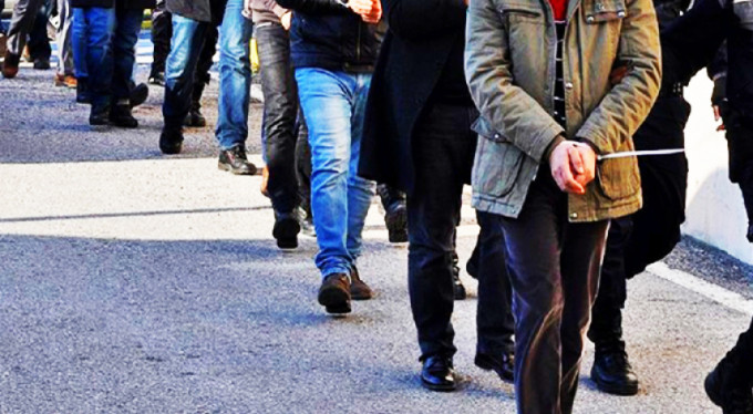 Bursa'da FETÖ operasyonu: 22 gözaltı