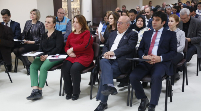 Büyükşehir personeline 'zarafet' eğitimi