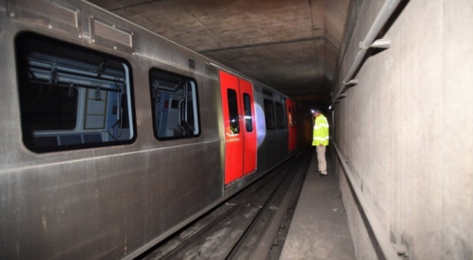 Metroda kaza! Seferler durdu