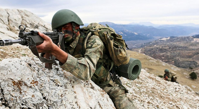 Tunceli'de sıcak çatışma! 3 terörist...