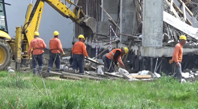 3 kişinin yaralandığı göçük güvenlik kamerasına yansıdı!