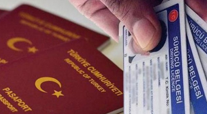 Yeni kimlik, ehliyet ve pasaportlarla ilgili kritik açıklama!