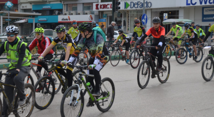 Sağlıklı yaşam için pedal çevirdiler