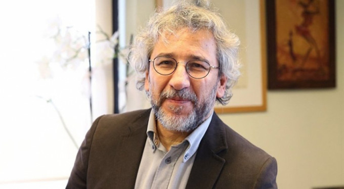 Can Dündar'a kırmızı bülten!