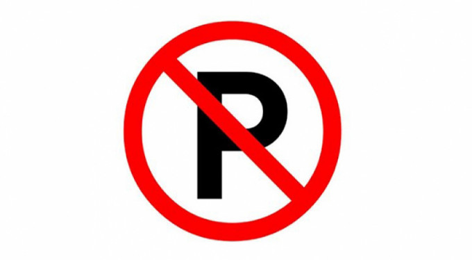 Yanlış park eden aracın şoförüne kızdı ve...