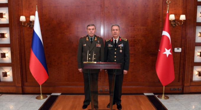 Rusya Genelkurmay Başkanı, Orgeneral Akar'ı ziyaret etti
