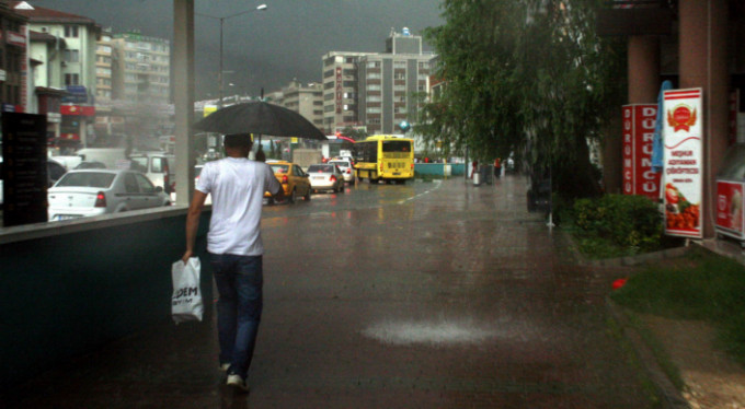 Bursa'ya gök gürültülü sağanak yağış uyarısı!