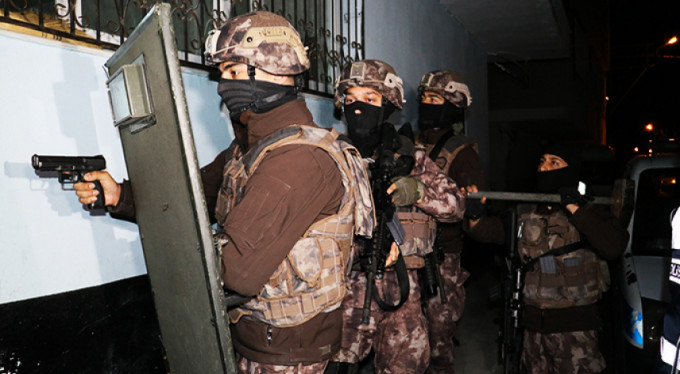 Sahte polislere gerçek polislerden dev operasyon