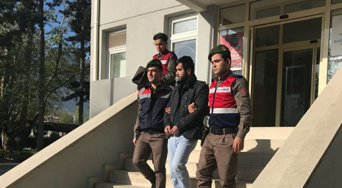 Dolandırıcılıktan aranan zanlıyı jandarma yakaladı