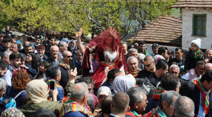 Bursa'da köy düğünü coşkusu