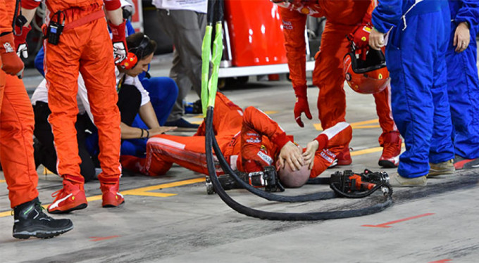 F1'de feci kaza! Kemikleri kırıldı...