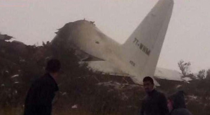 Cezayir'de askeri uçak düştü! 247 ölü