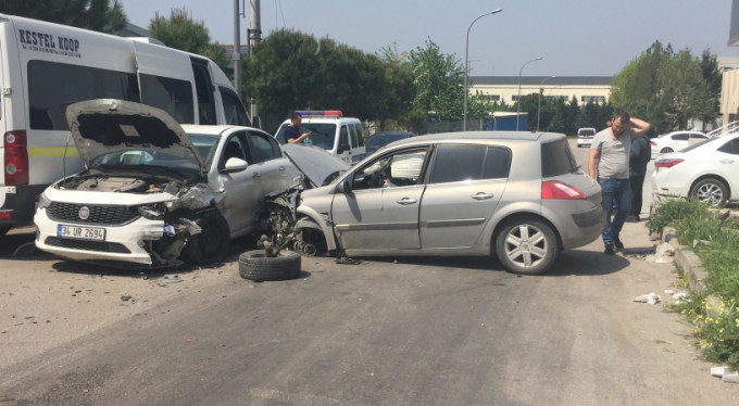 Bursa'da feci kaza! 3 yaralı