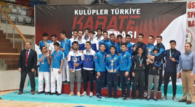 Büyükşehir'in karatecileri Türkiye şampiyonu!